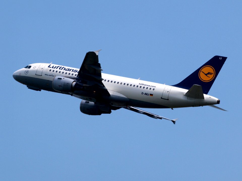 D-AILI Lufthansa Airbus A319-114 - cn 651 pic3