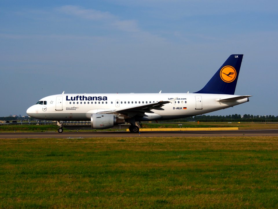 D-AILK Lufthansa Airbus A319-114 - cn 679, taxiing 22july2013 pic-004