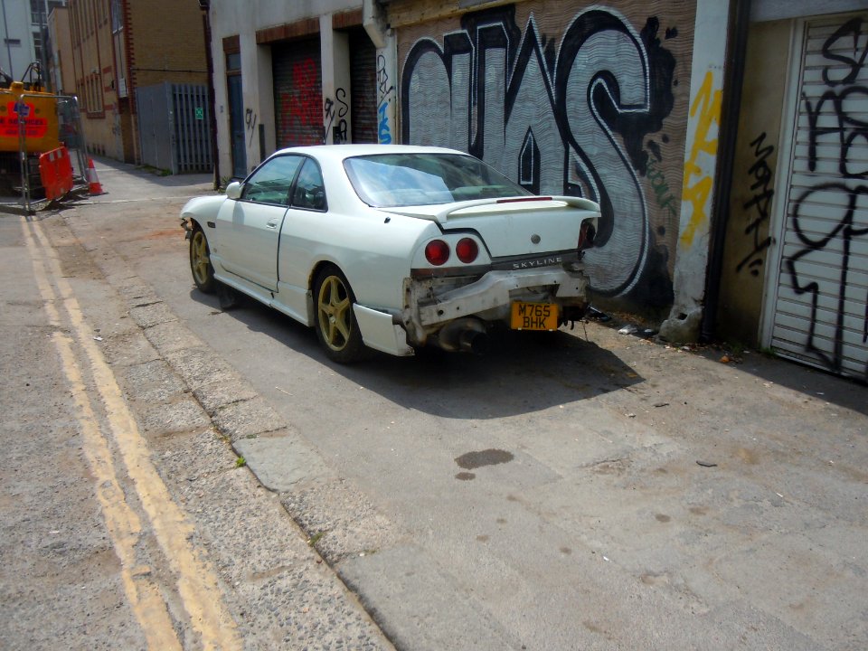 Damaged Nissan Skyline in Brighton (May 2018)