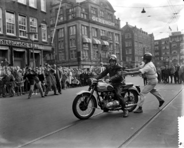 Dam tot Dam race , derde dag, Fr. Denkers start, Bestanddeelnr 910-6365