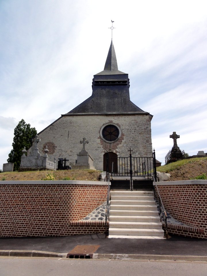 Dagny-Lambercy (Aisne) église, façade entree, escalier devant