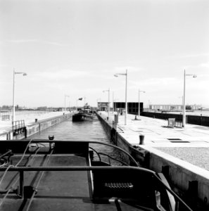 Damco 230 bij de sluis in het Grand Canal d'Alsace bij Ottmarsheim, Bestanddeelnr 254-1222