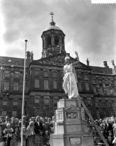 Dam tot Dam race, derde dag, Conny Stuart als Maartje van der Dam, Bestanddeelnr 910-6367