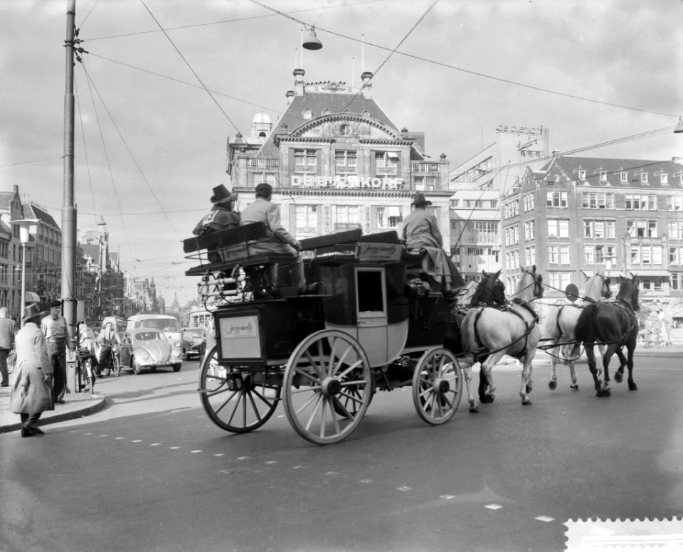 Dam tot Dam race , eerste dag, Rijkoets, Jersey Novelty NV , Kalverstraat te Am…, Bestanddeelnr 910-6141