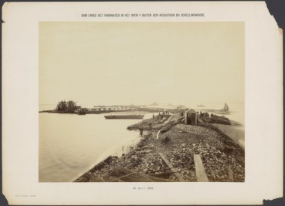 Dam langs het vaarwater in het open IJ buiten de afsluitdijk bij Schellingwoude, Bestanddeelnr 549