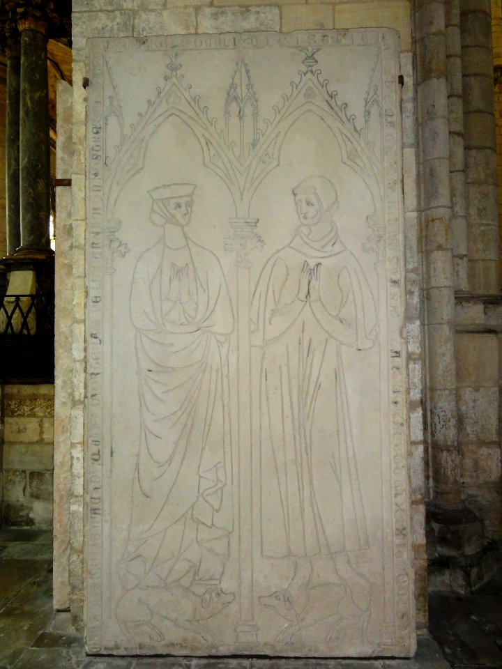 Dalle funéraire de la cathédrale Saint-Etienne (Châlons-en-Champagne) (03)