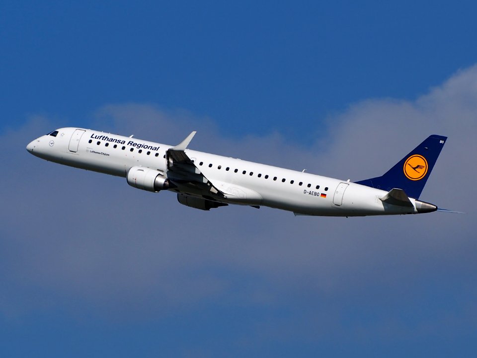 D-AEBO Lufthansa CityLine Embraer ERJ-195LR (ERJ-190-200 LR) - cn 19000542 at Schiphol (AMS - EHAM), The Netherlands, 16may2014, pic-6