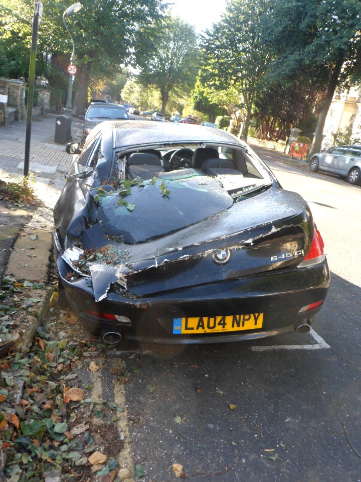 Damaged BMW 645Ci in Hove (29-10-2013, after St Jude's Storm) (3)