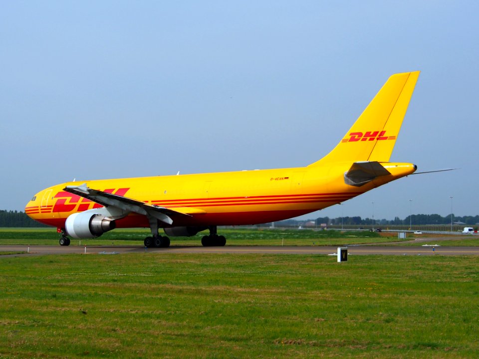 D-AEAN Airbus A300B4-622RF DHL Air taxiing 13july2013 pic-008