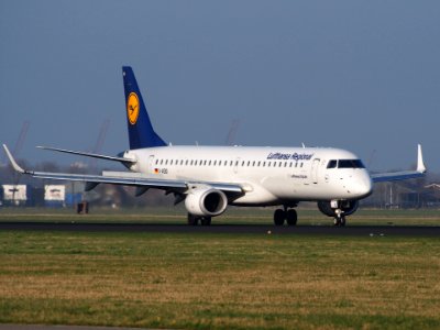 D-AEBD Lufthansa CityLine Embraer ERJ-195LR (ERJ-190-200 LR), landing on Schiphol, pic-