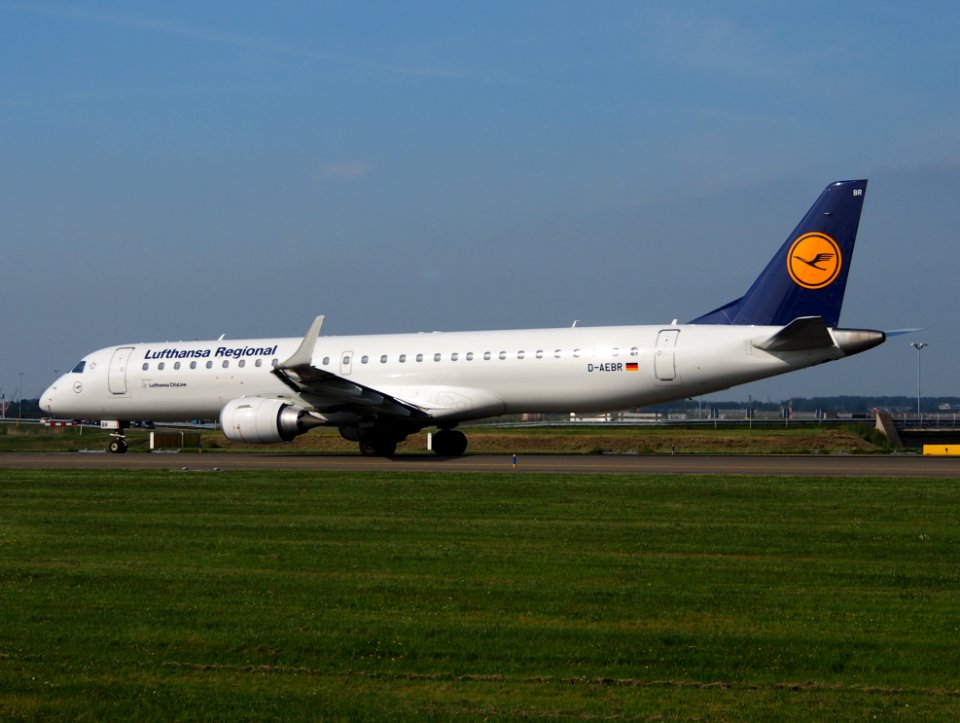 D-AEBR Lufthansa CityLine Embraer ERJ-195LR at Schiphol (AMS - EHAM), The Netherlands, 17may2014, pic-3