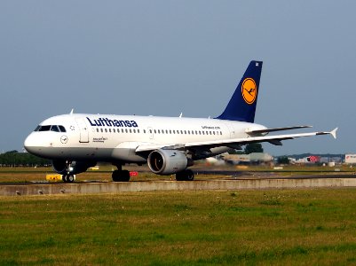 D-AILK Lufthansa Airbus A319-114 - cn 679, taxiing 22july2013 pic-001