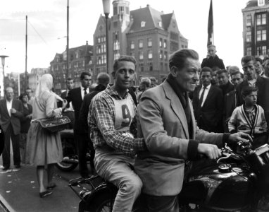 Dam tot Dam race , eerste dag, de heer W. Bruijnzeel te Zaandam, Bestanddeelnr 910-6139