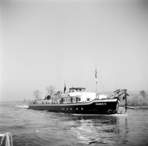 Damco 9 bij Koblenz, vermoedelijk gezien vanaf een boot van de West-Duitse Wass…, Bestanddeelnr 254-1534