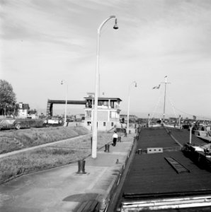 Damco 230 in de sluis bij Straatsburg, Bestanddeelnr 254-1200