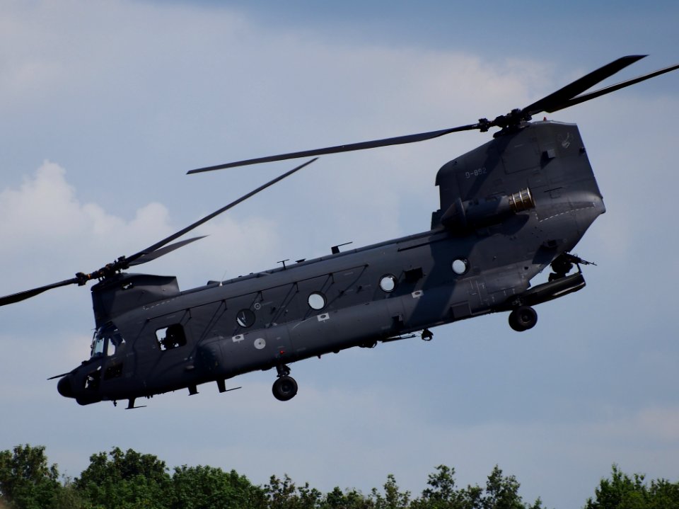 D-892 Grizzly 24 Boeing CH-47F Chinook RNLAF