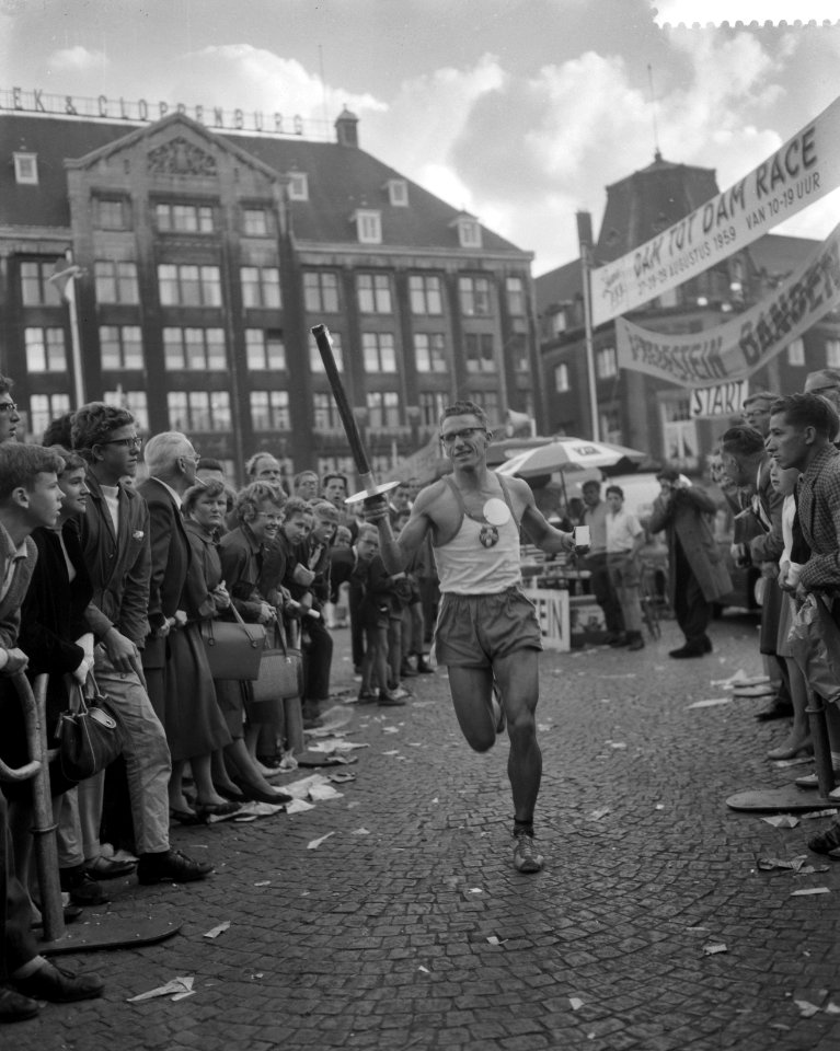 Dam tot Dam race , derde dag, marathonloper P. Bleeker, Bestanddeelnr 910-6368