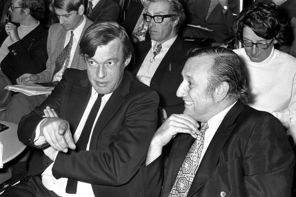 D66 Congres in Flevohof, Van Mierlo en Beekmans (rechts), Bestanddeelnr 925-1112
