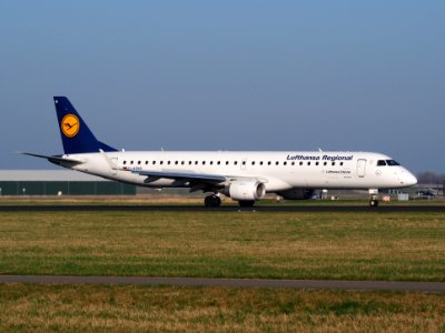 D-AEBD Lufthansa CityLine Embraer ERJ-195LR (ERJ-190-200 LR), landing on Schiphol, pic-3
