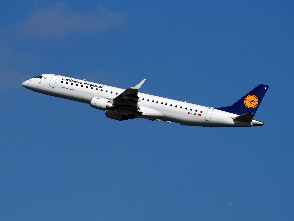 D-AEBO Lufthansa CityLine Embraer ERJ-195LR (ERJ-190-200 LR) - cn 19000542 at Schiphol (AMS - EHAM), The Netherlands, 16may2014, pic-5