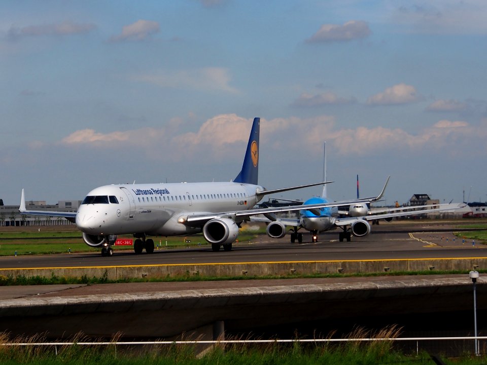 D-AEBM Embraer ERJ-195LR (ERJ-190-200 LR) Lufthansa CityLine taxiing at Schiphol (AMS - EHAM), The Netherlands, 18may2014, pic-1