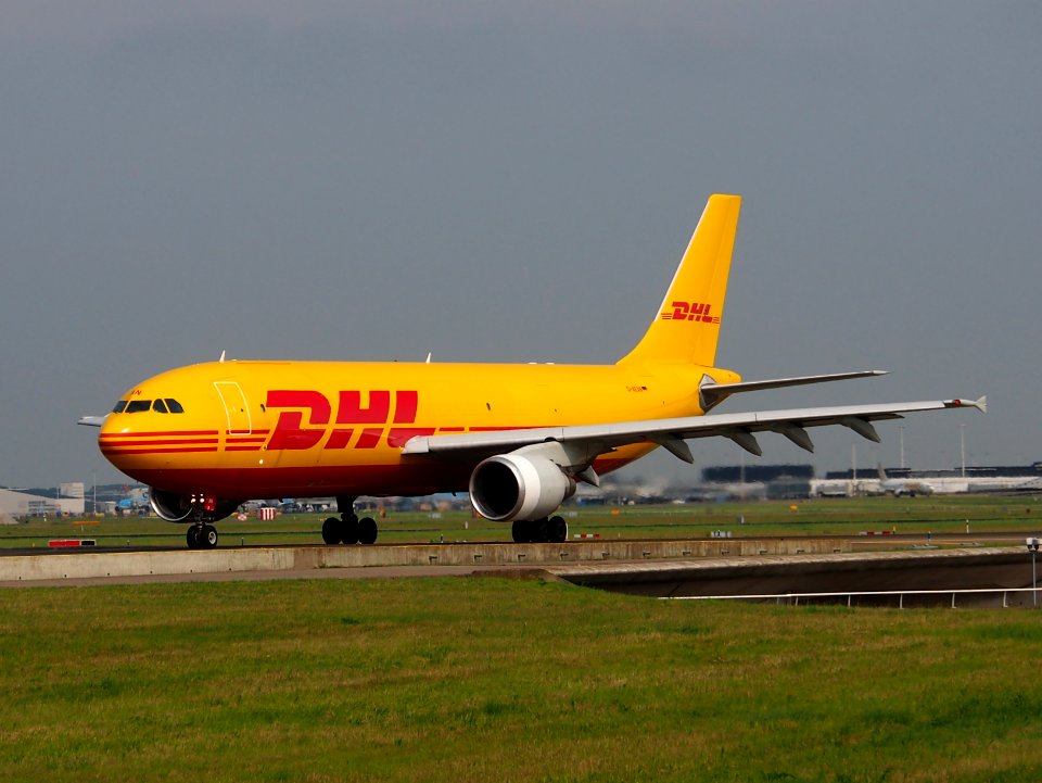 D-AEAN Airbus A300B4-622RF DHL Air taxiing 13july2013 pic-003