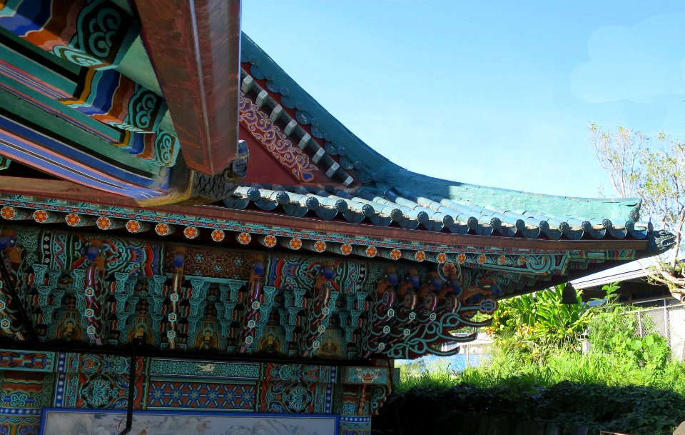 Dae Won Sa Temple of Hawaii, exterior detail