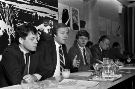 D66 presenteerde in Nieuwspoort haar verkiezingsprogramm Engwirda, Terlouw, Erns, Bestanddeelnr 931-2179