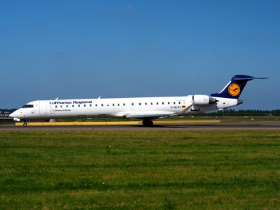 D-ACKC Lufthansa CityLine Canadair CL-600-2D24 Regional Jet CRJ-900LR - cn 15078 taxiing 18july2013 pic-004
