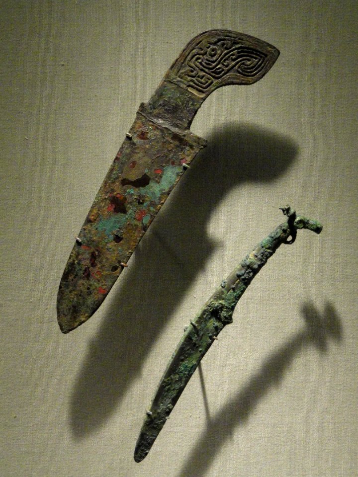 Dagger (ge), Anyang, Henan, China, Shang dynasty, c. 13th century BC, and curved knife (neiwandao), China, c. 120-1027 BC, bronze- San Diego Museum of Art - DSC06446