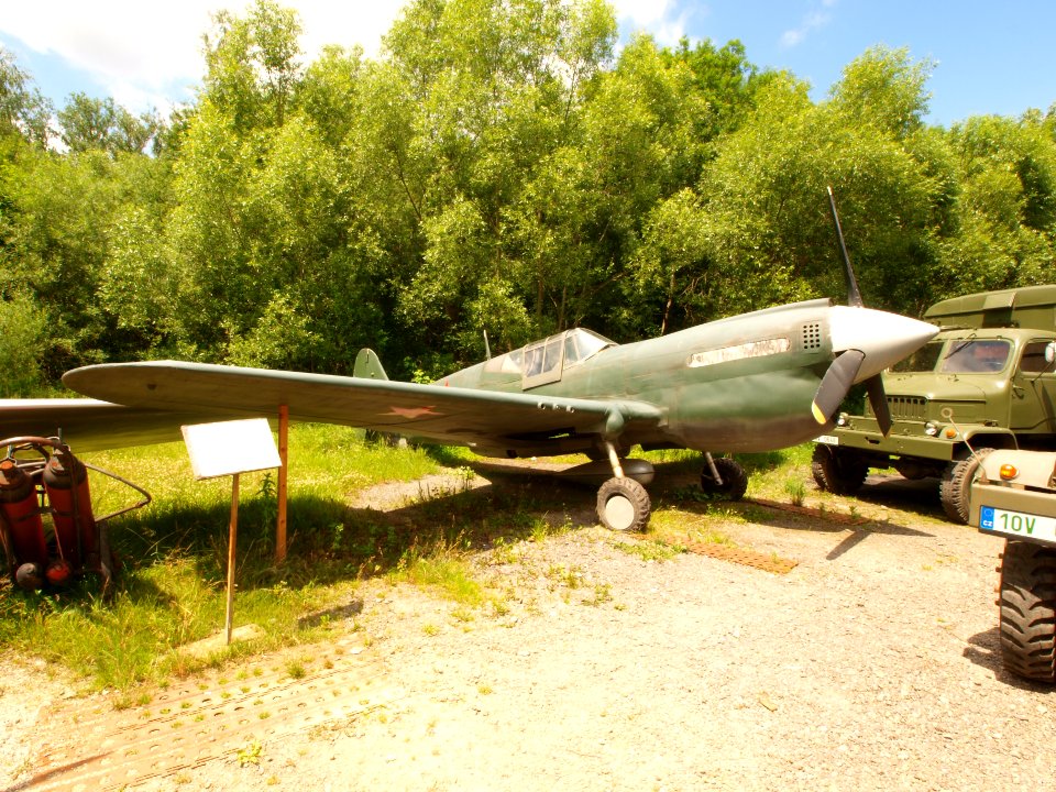 Curtis P-40 Warhawk pic1