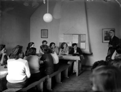 Cursus in krantenlezen. Volks Hogeschool Bergen, Bestanddeelnr 902-7030
