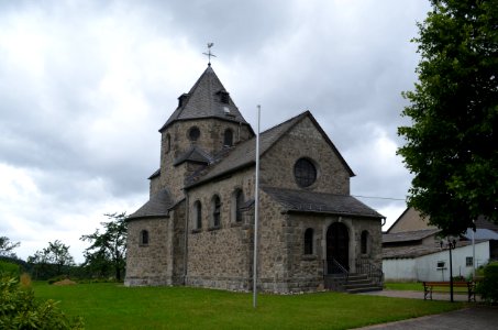 Dahlen, Kirche