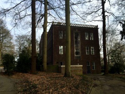 Cursistengebouw KEMA zijkant