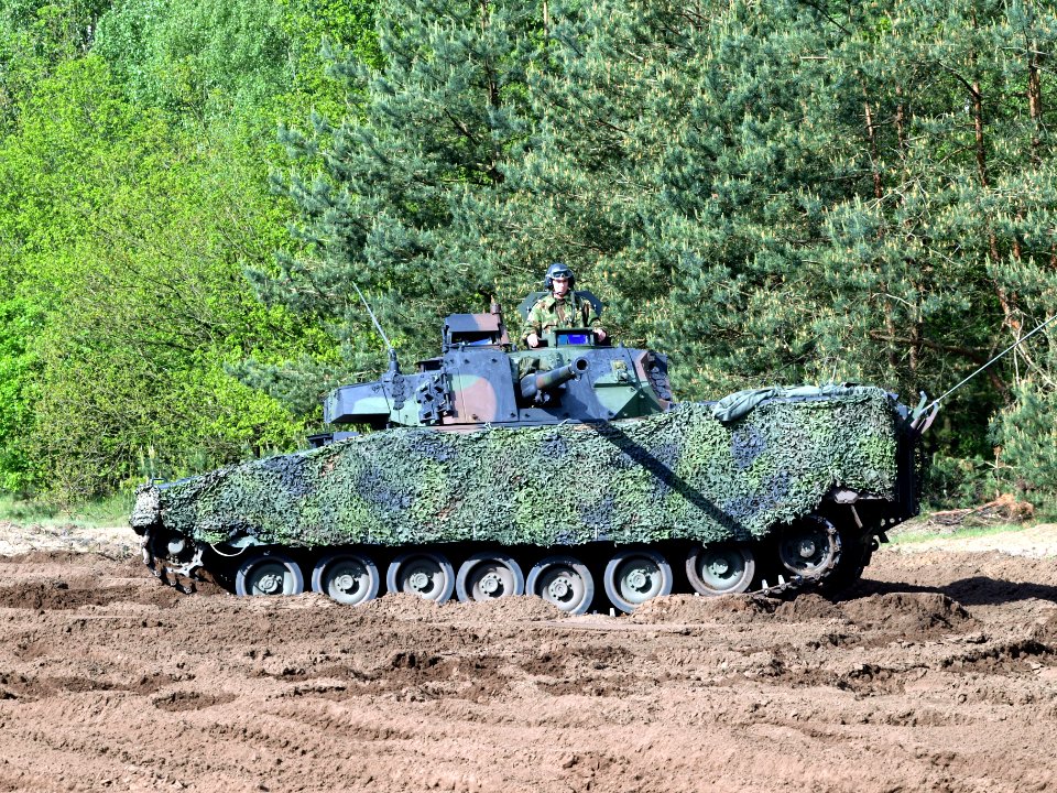 CV90 photo-012