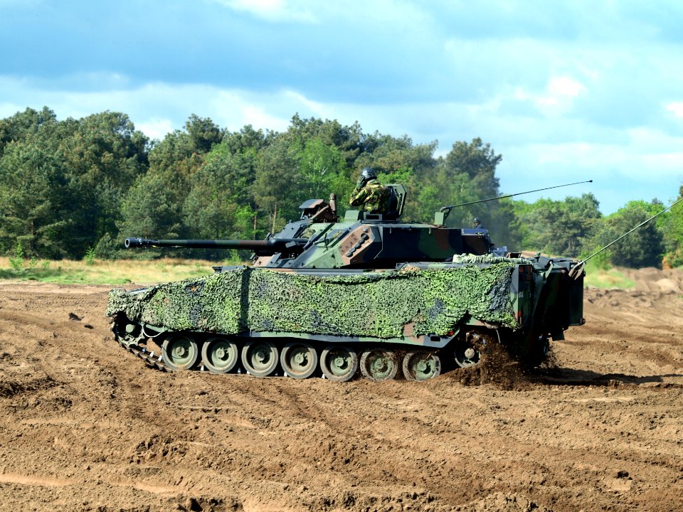 CV90 photo-010