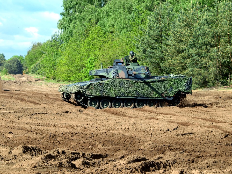CV90 photo-007