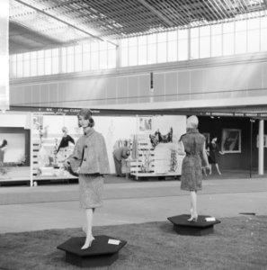 Dacova 1964 in de RAI geopend, stands, Bestanddeelnr 916-4478