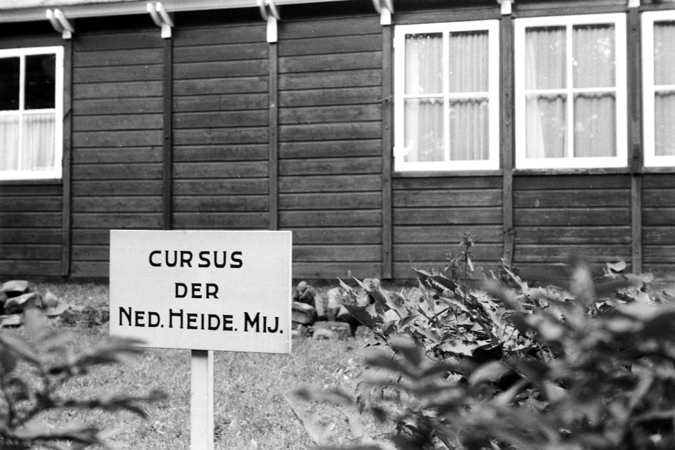 Cursusgebouw aan de Dalweg van de Nederlandse Heidemaatschappij te Arnhem, Bestanddeelnr 170-1135
