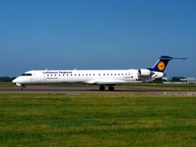 D-ACKC Lufthansa CityLine Canadair CL-600-2D24 Regional Jet CRJ-900LR - cn 15078 taxiing 18july2013 pic-003