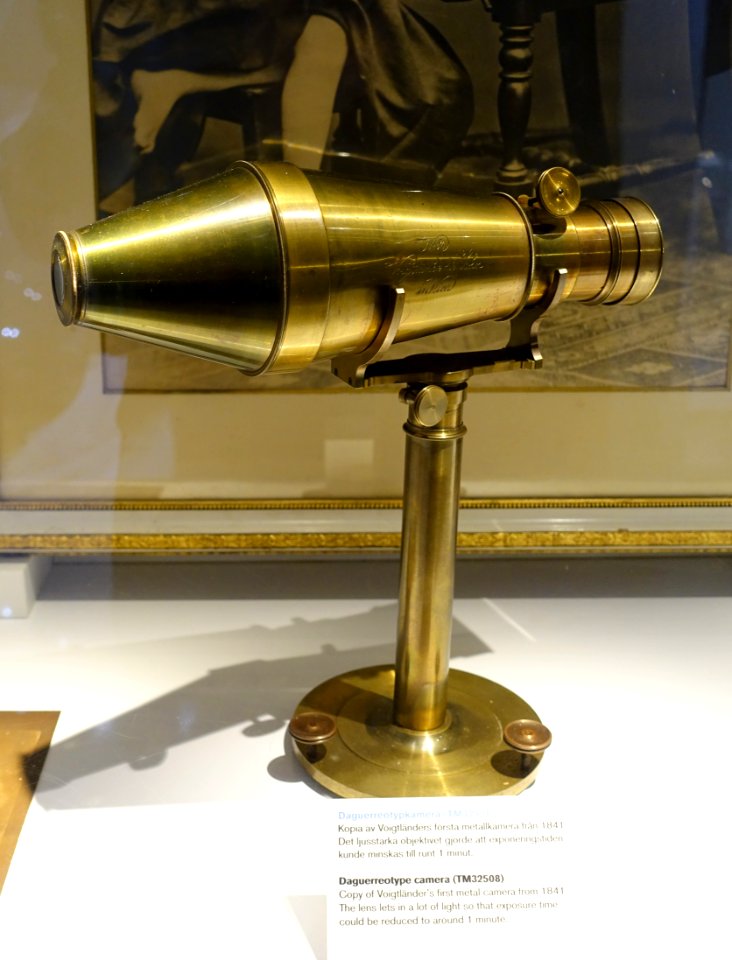 Daguerreotype camera, replica of Voigtlander's first metal camera from 1841, TM32508 - Tekniska museet - Stockholm, Sweden - DSC01429