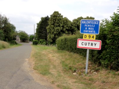 Cutry (Aisne) city limit sign