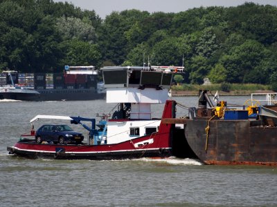 Dageraad - ENI 02305085 pushing Dommelsvoort - ENI 02323818, Oude Maas, pic5