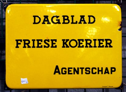 Dagblad Friese koerier Agentschap, emaille reklame bord