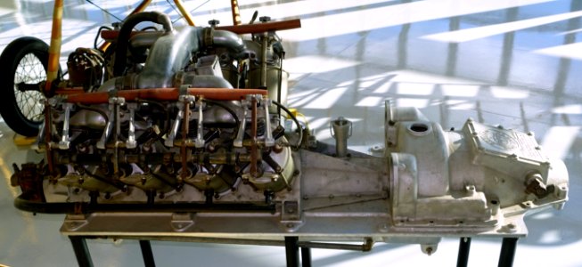Curtis OX-5 engine - Evergreen Aviation & Space Museum - McMinnville, Oregon - DSC00531