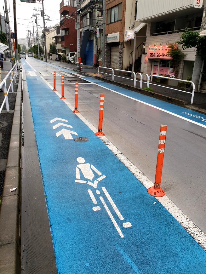 Cycling lane in Shinagawa-ku 2