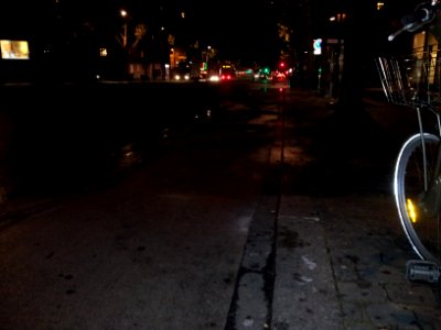 Cycle lane by night in Paris 01
