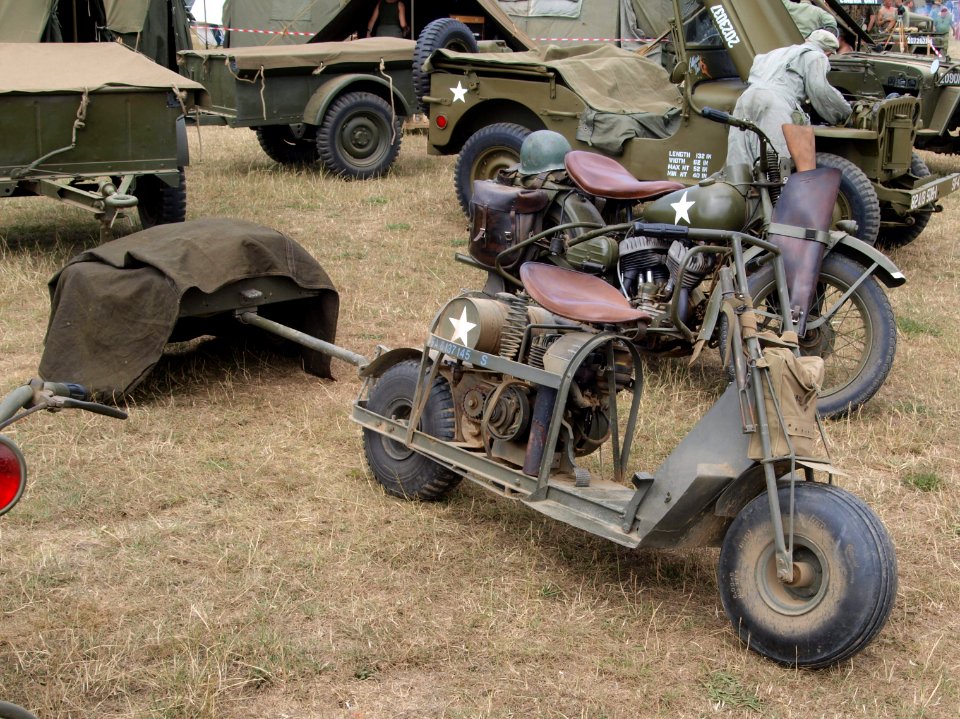Cushman Model 53 Airborne Scooter pic3