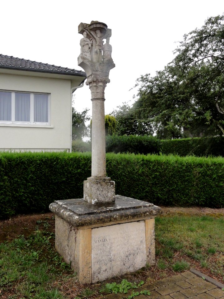 Cutry (Meurthe-et-M.) croix de chemin 1839