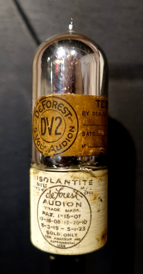 Cylindrical Audion, made by Lee deForest's laboratory, c. late 1910s-1920s - National Electronics Museum - DSC00106